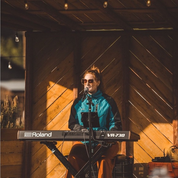 Meet your Posher, Brittany - Picture 3 of 6